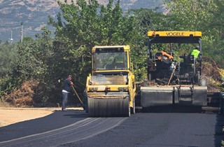 Umurbey’de 2 Bin 700 Ton Asfalt Serildi